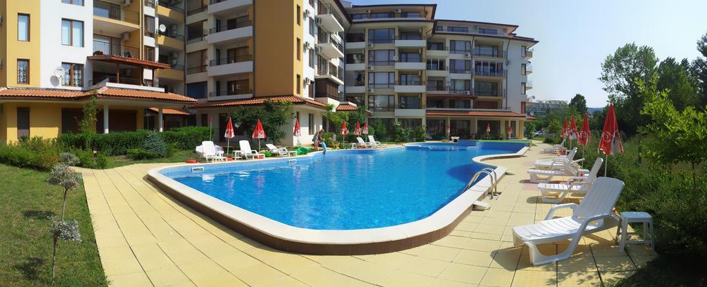 Menada Diamond Bay Apartments Слънчев бряг Екстериор снимка